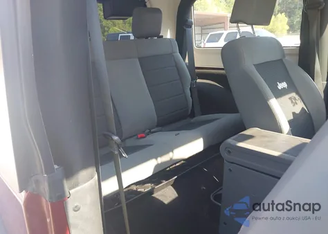 2010 Jeep Wrangler Sport z USA, uszkodzony, nr VIN 1J4AA2D17AL112952